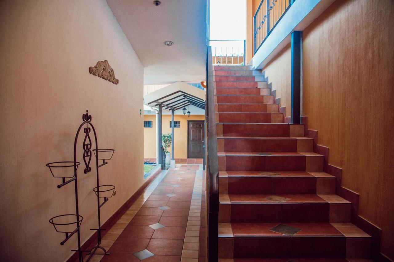 Hotel Villa Terra サンサルバドル エクステリア 写真