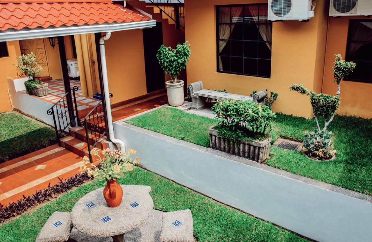 Hotel Villa Terra サンサルバドル エクステリア 写真